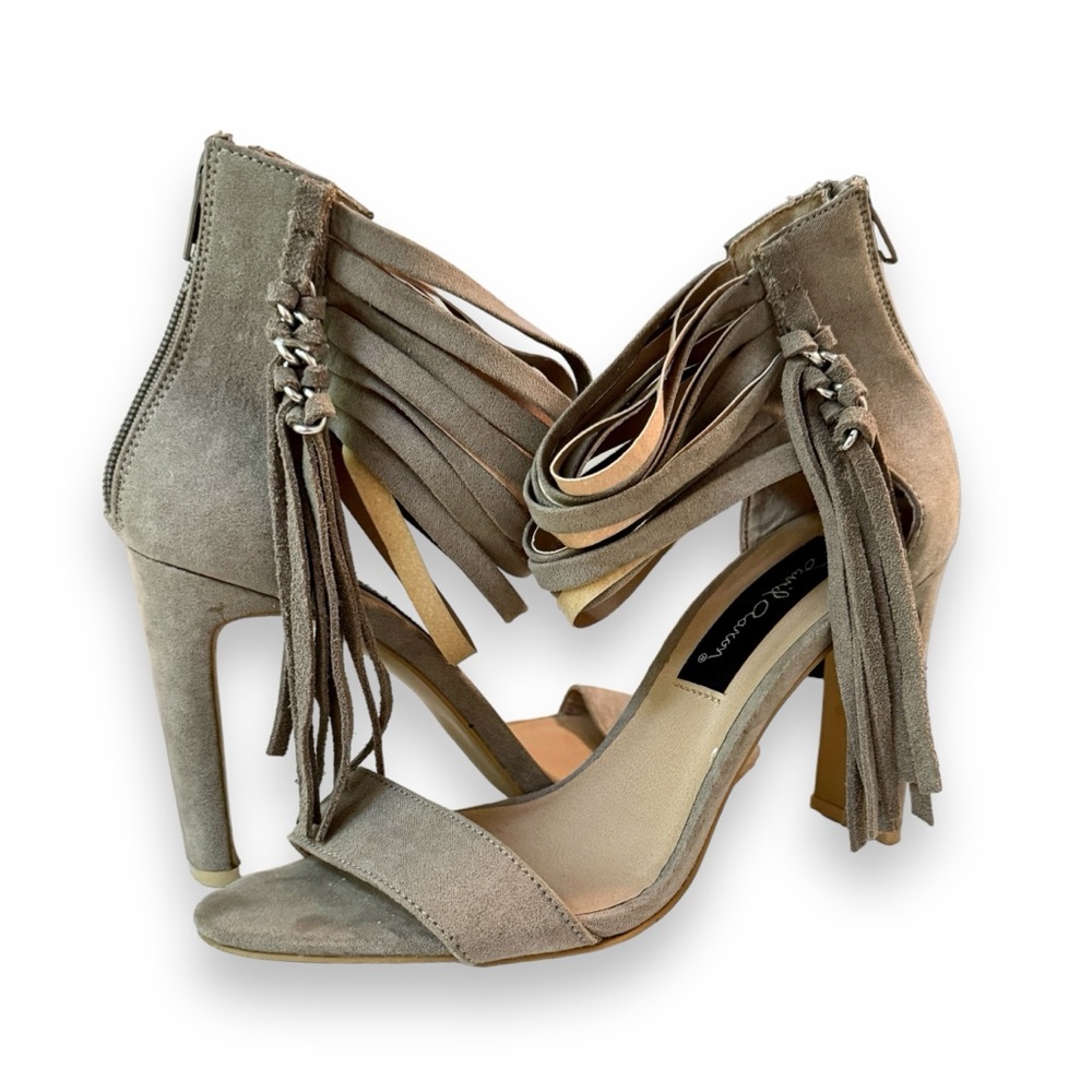 David Aaron Radley Suede Taupe Sandal Heels Size 7.5 Tan Light Brown Tassels